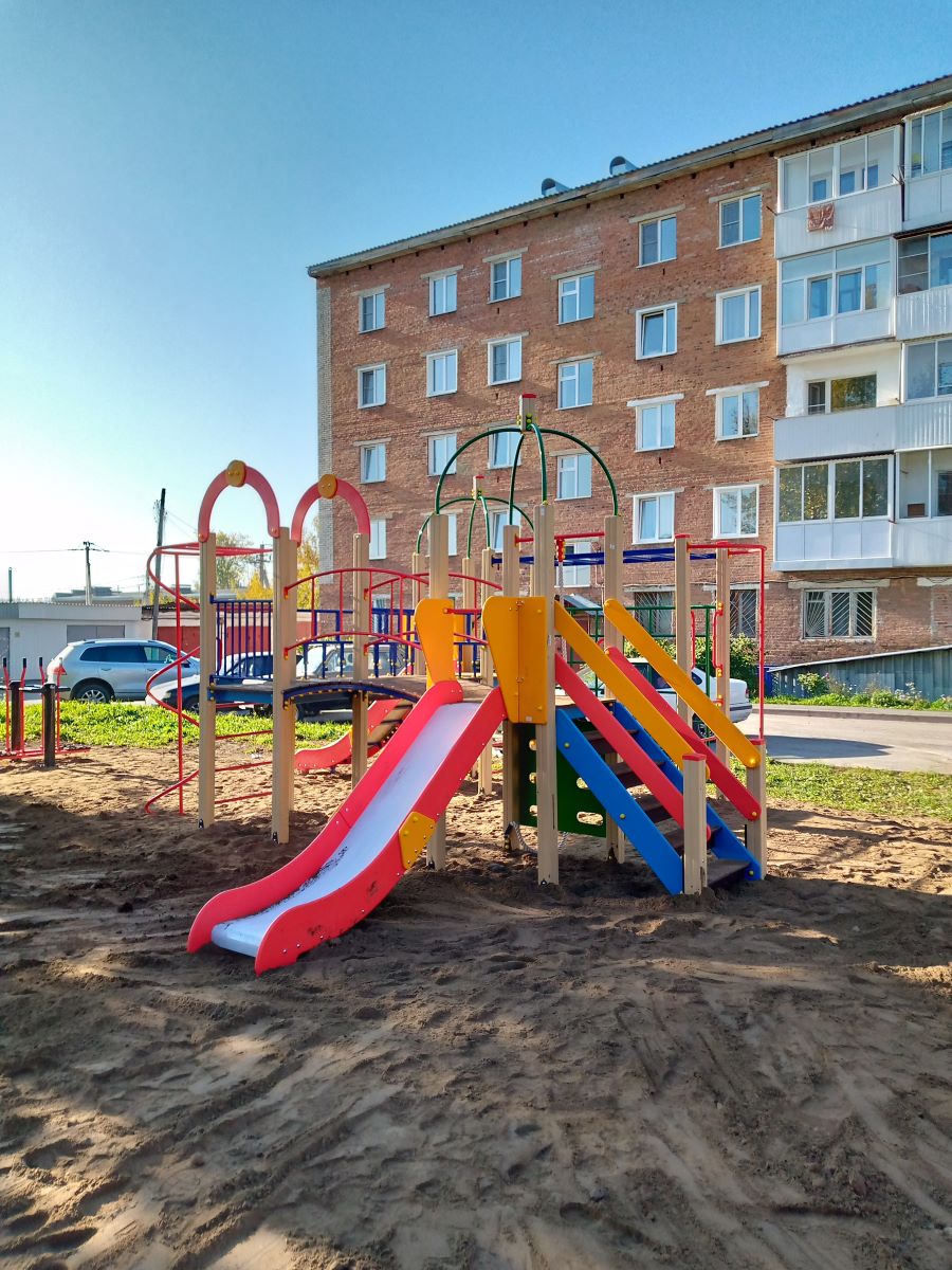 Детский игровой комплекс. пгт. Яшкино Кемеровская область